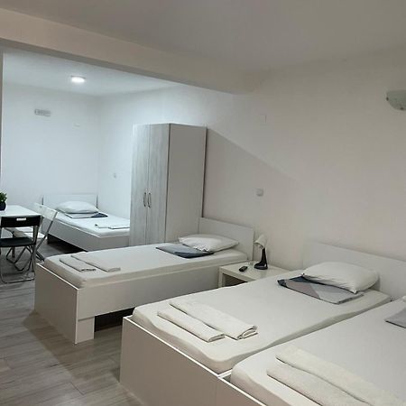 Tiki Apartments Gevgelija Exteriör bild