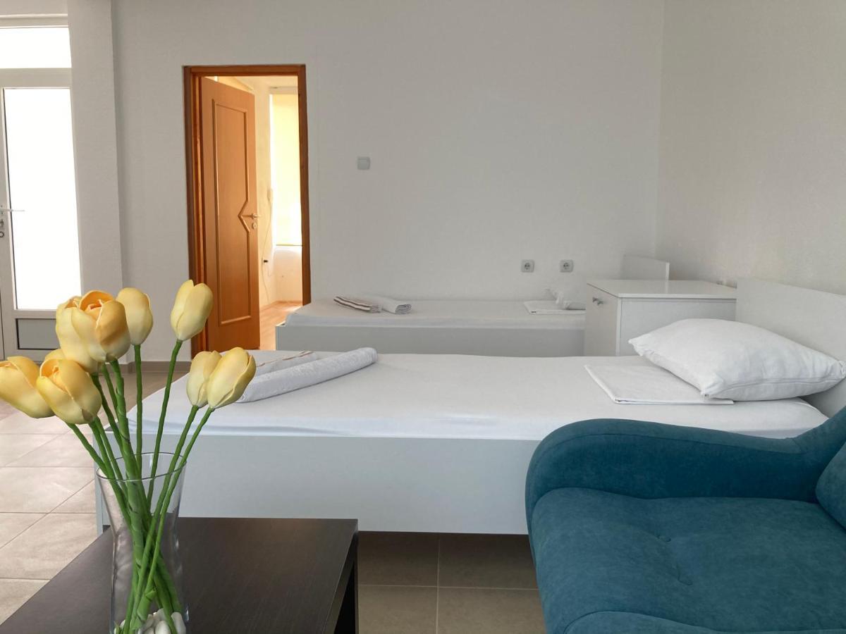Tiki Apartments Gevgelija Exteriör bild