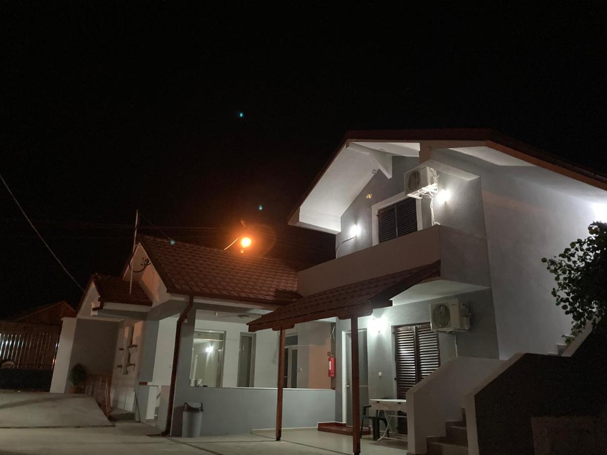 Tiki Apartments Gevgelija Exteriör bild