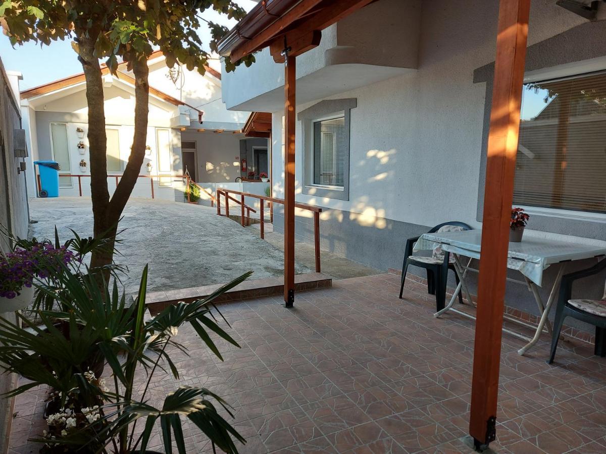 Tiki Apartments Gevgelija Exteriör bild