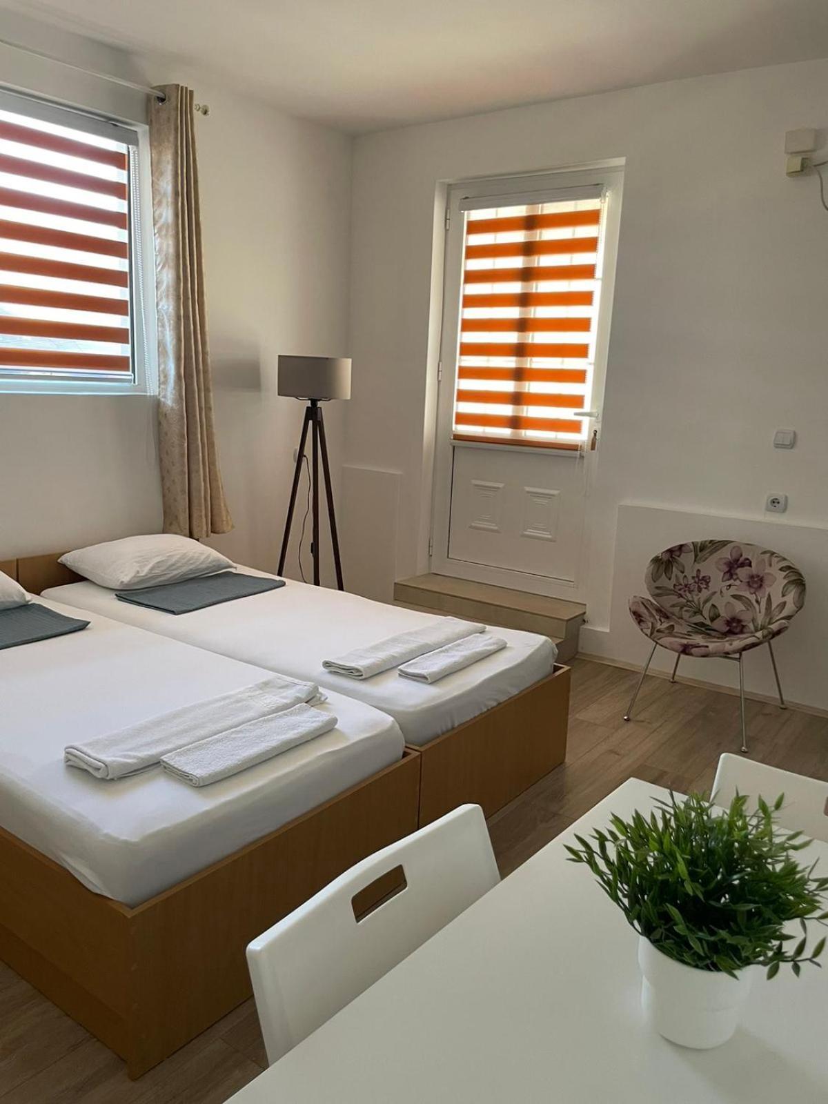 Tiki Apartments Gevgelija Rum bild